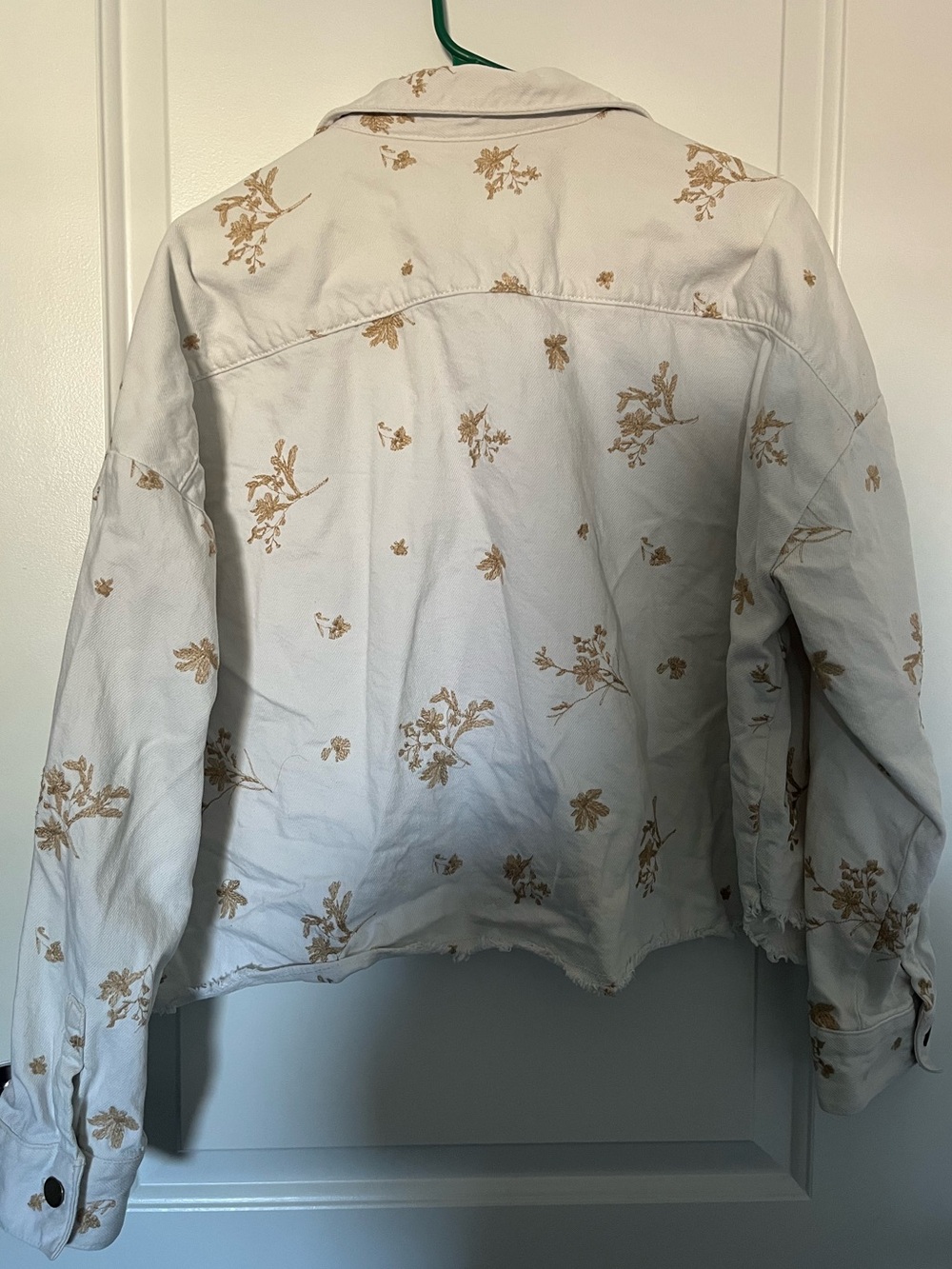 Zara White Cropped Jean Jacket with Floral Print - Picture 4 of 4